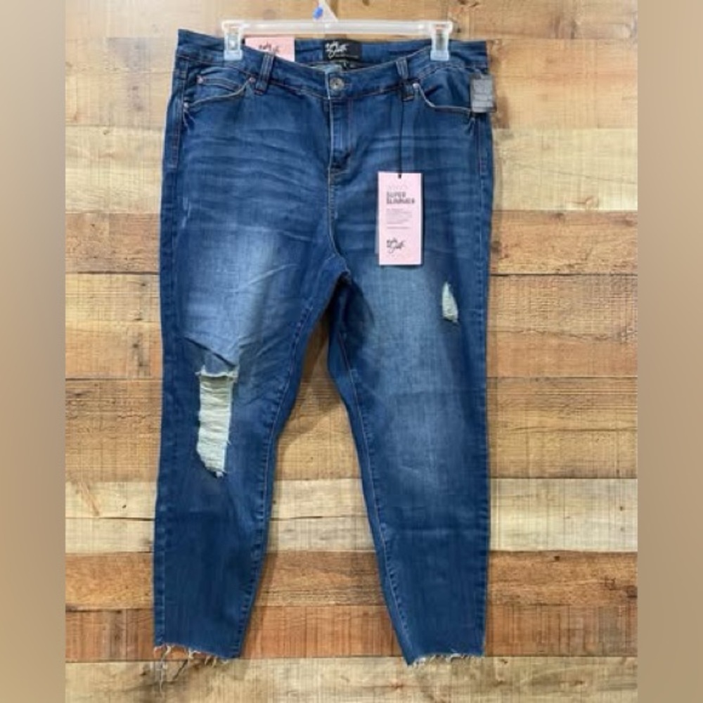 New With Tags Celebrity Pink Dark Blue Distressed Ankle Skinny Jeans Size 18
